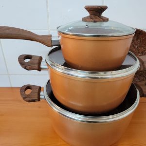 LOT 052: BENNET READ POT SET.