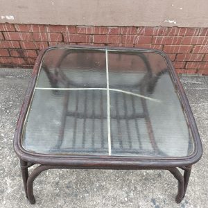 LOT 033: RATTAN COFFEE TABLE.