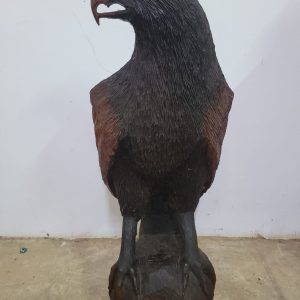 LOT 025: WOODEN EAGLE.