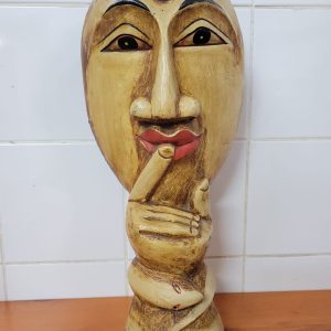LOT 019: WOODEN CARVING.