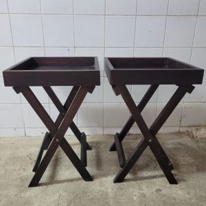 LOT 013: 2 X BUTLER'S TRAY.