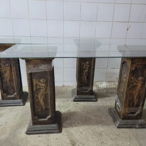 LOT 011: SERVER / SIDE TABLES.