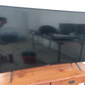 LOT 048: HISENSE TELEVISION.