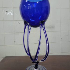 LOT 046: POLISH GLASS.