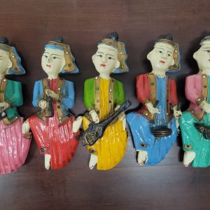 LOT 041: WALL DECOR.